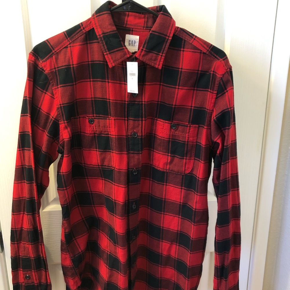 Gap Sz: S brand new w/ tag red & black flannel.